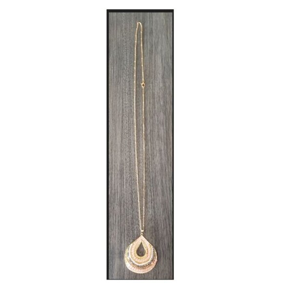 STATEMENT NECKLACE - Long gold and pink beaded medallion - Picture 2 of 6